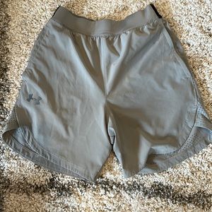 Under Armour Athletic Shorts 5"